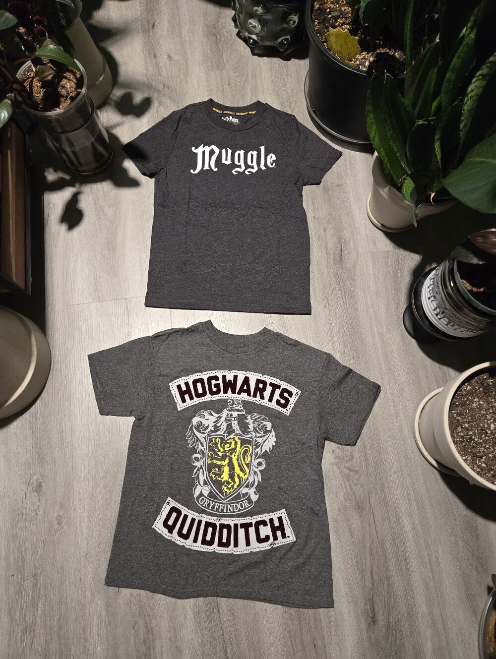 Warner Bros. Gray "Muggle" Kids Tee with Hogwarts Gryffindor Quidditch Crest